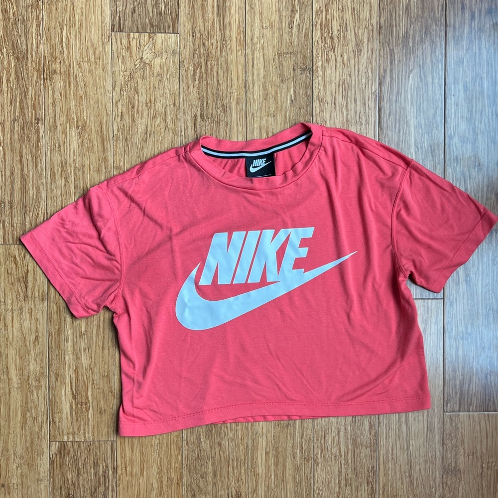 Women’s Nike pink crop top tshirt pink size small. 1012 - Picture 5 of 7